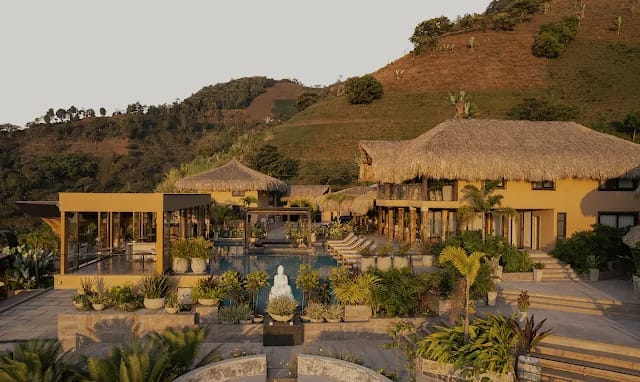 Colombia's Coffee Region - mountain territory for executive retreats and premium small groups